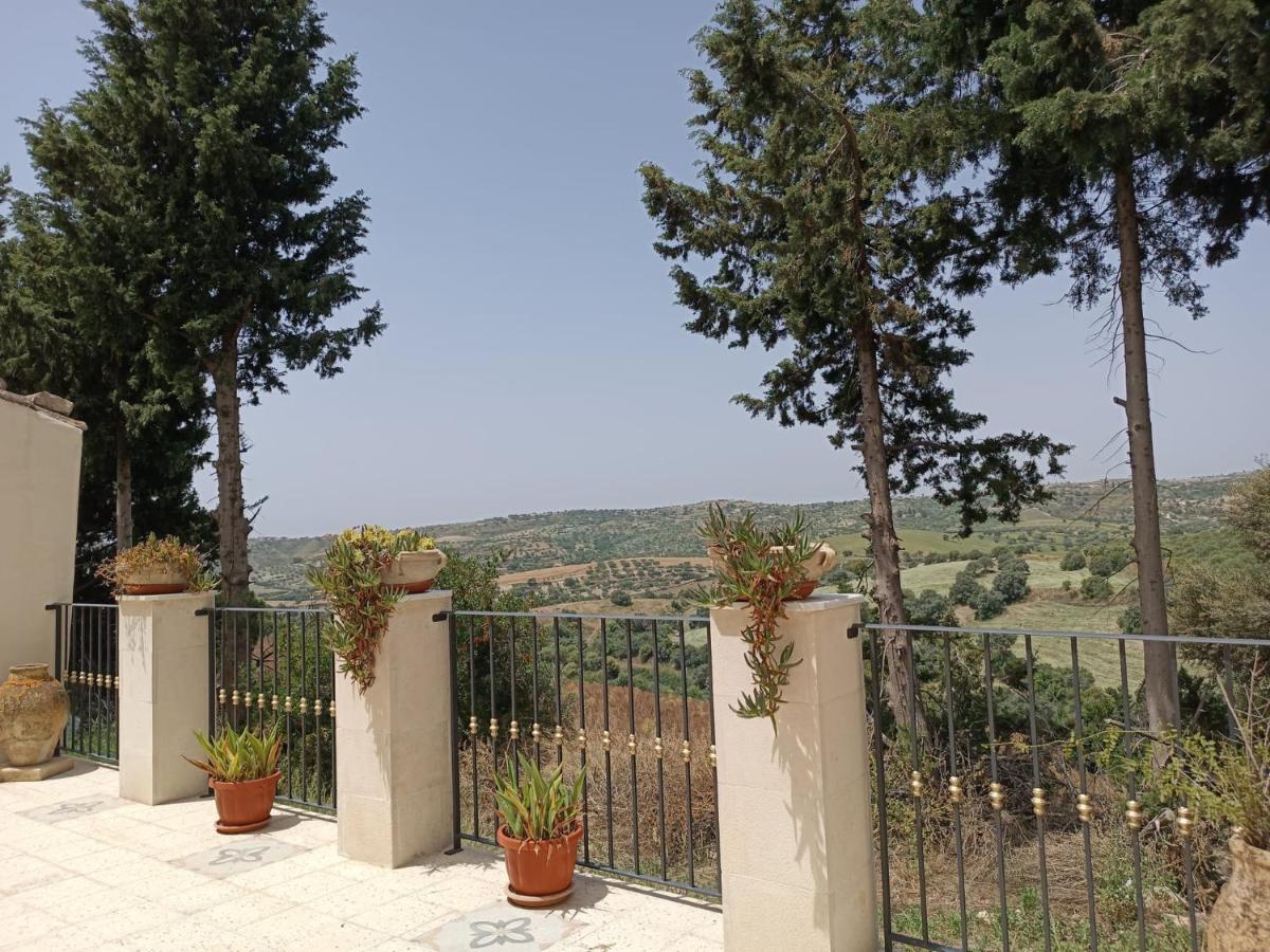 Agriturismo Giannavi パラッツォーロ・アクレイデ エクステリア 写真