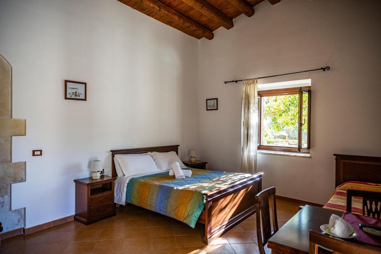 Agriturismo Giannavi パラッツォーロ・アクレイデ エクステリア 写真