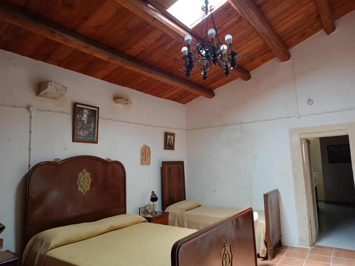 Agriturismo Giannavi パラッツォーロ・アクレイデ エクステリア 写真