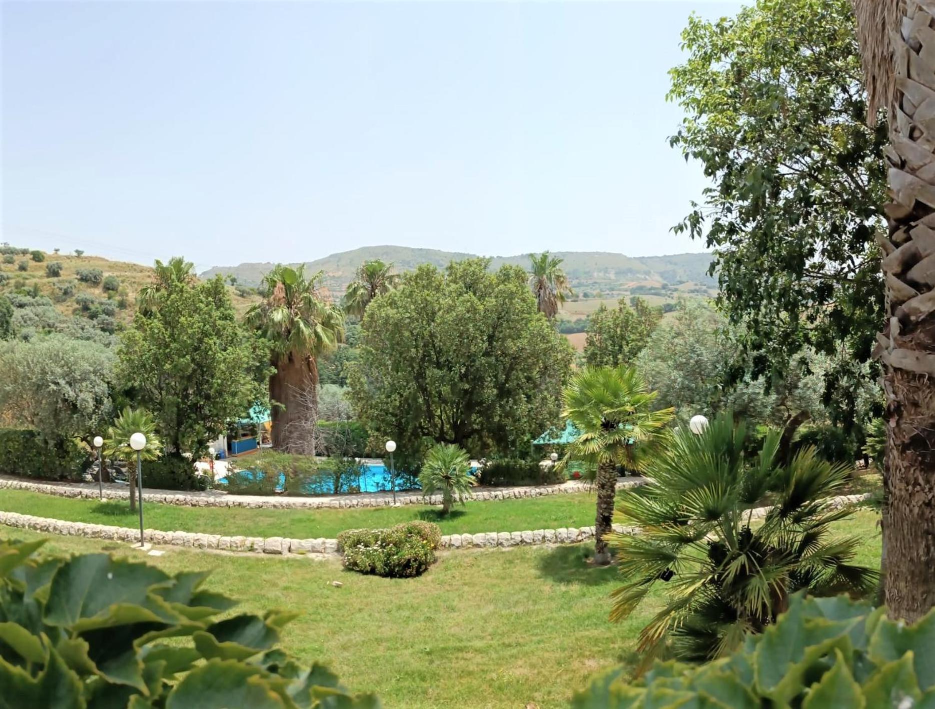Agriturismo Giannavi パラッツォーロ・アクレイデ エクステリア 写真